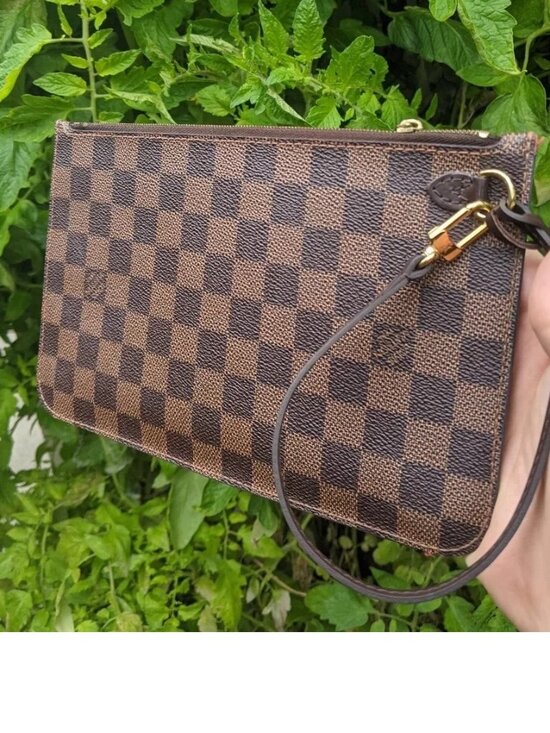Louis Vuitton Handbags - LOUIS VUITTON Neverfull Damier Ebene's Pouch